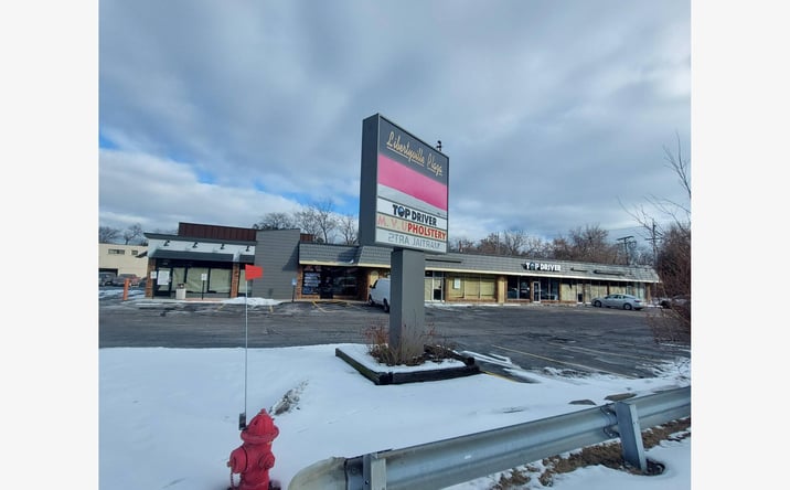 Pictures of Retail, Restaurant property located at 1163 W Park Ave, Libertyville, IL 60048 for lease - image #1