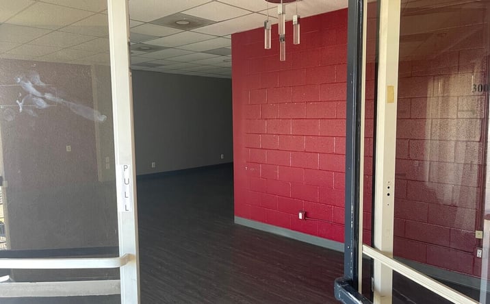 Pictures of Retail, Office property located at 2110 Hancock St, San Diego, CA 92110 for lease - image #1