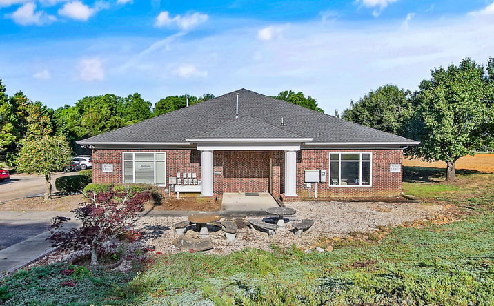 Pictures of Office property located at 303 Tilghman Dr, Dunn, NC 28334 for lease - image #1
