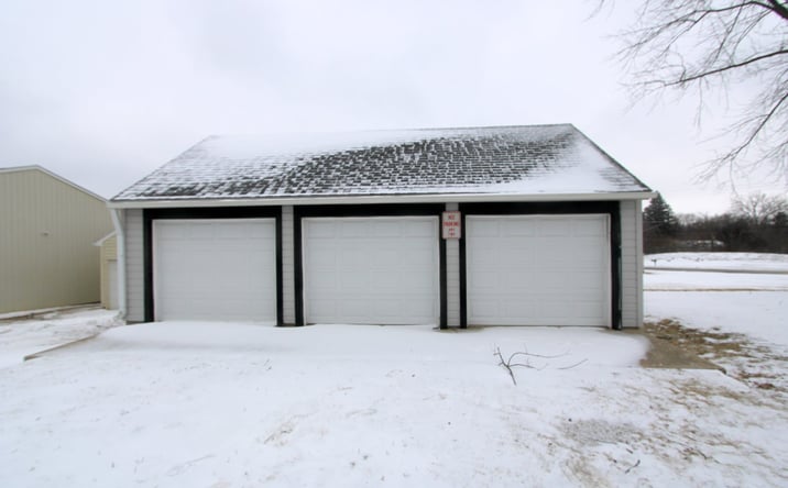 Pictures of Special Purpose property located at 1010 Kimball Avenue Garage, Woodstock, IL 60098 for lease - image #1