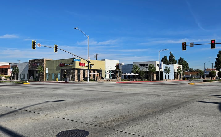 Pictures of Retail, Restaurant property located at 8009 Alondra Blvd, Paramount, CA 90723 for lease - image #1