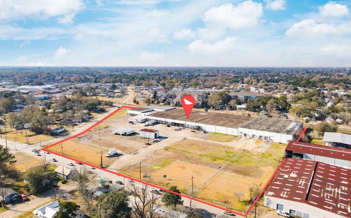 Pictures of Industrial property located at 1016 SW Evangeline Thruway, Lafayette, LA 70501 for lease - image #1