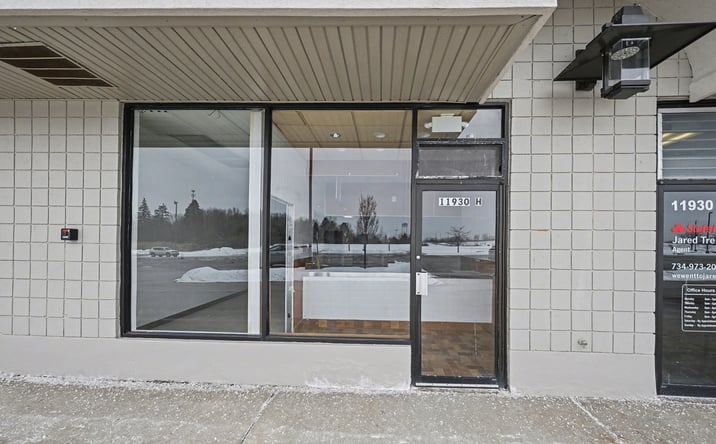 Pictures of Retail, Office, Restaurant property located at 11930 Whitmore Lake Rd, Whitmore Lake, MI 48189 for lease - image #1