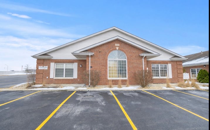 Pictures of Office property located at 15859 Ridgeland Ave, Oak Forest, IL 60452 for lease - image #1