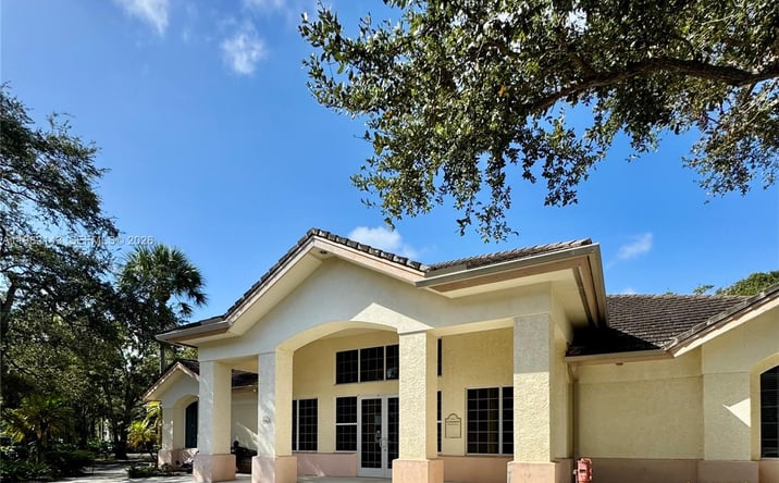Pictures of Office, Retail, Industrial property located at 2401 Frist Boulevard # 2 #1-2, Fort Pierce, FL 34950 for lease - image #1