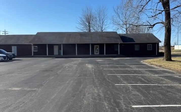 Pictures of Office property located at 651 S Commerce Dr, Seymour, IN 47274 for lease - image #1