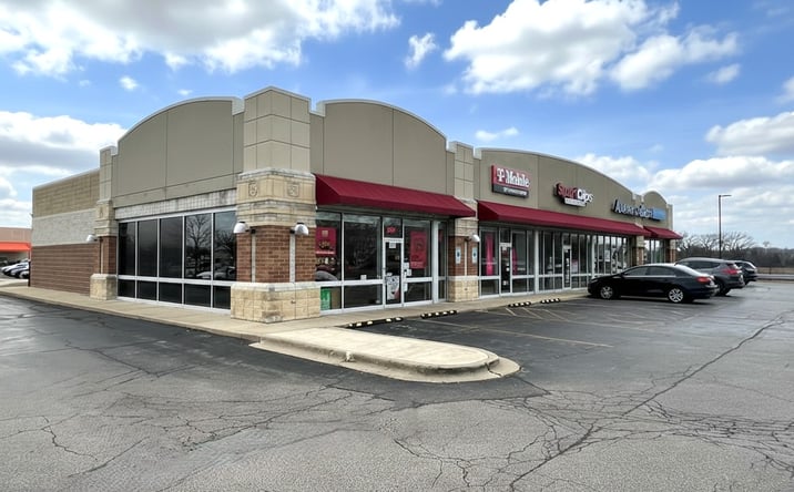 Pictures of Retail property located at 2445 N Richmond Road, McHenry, IL 60051 for lease - image #1