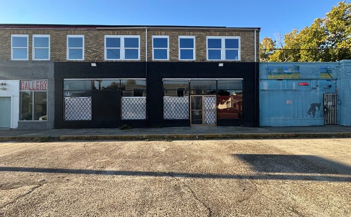 Pictures of Office, Retail property located at 7034 Harrisburg Blvd, Houston, TX 77011 for lease - image #1