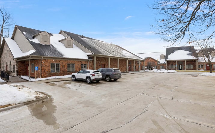 Pictures of Office property located at 15501 Metro Pkwy, Clinton Township, MI 48036 for lease - image #1