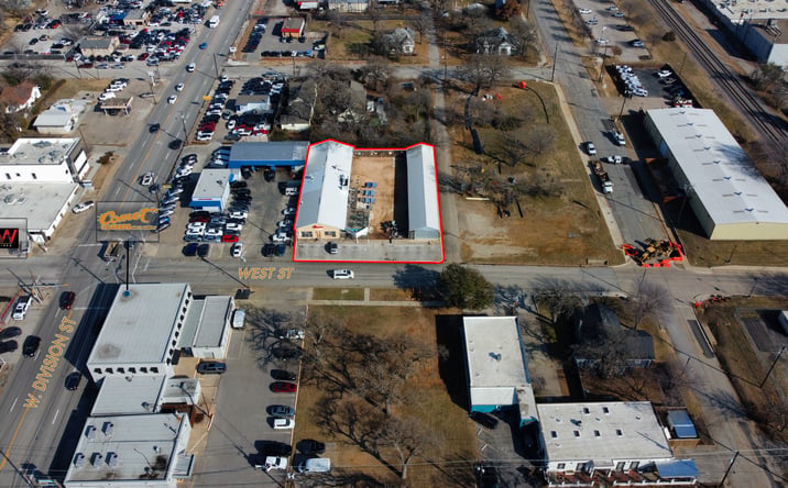 Pictures of Retail, Restaurant property located at 205 N West St, Arlington, TX 76011 for lease - image #1