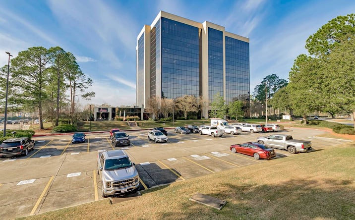Pictures of Office property located at 8550 United Plaza Blvd, Baton Rouge, LA 70809 for lease - image #1