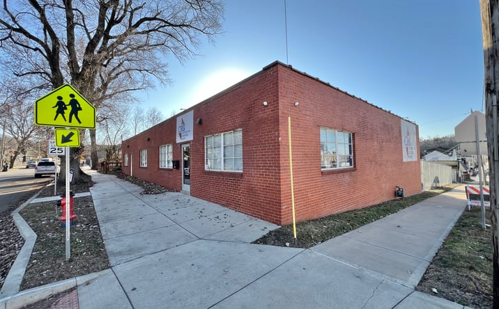 Pictures of Office property located at 2700 Jarboe St, Kansas City, MO 64108 for lease - image #1