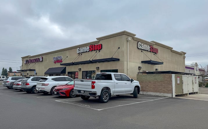 Pictures of Retail property located at 3235 N First St, Fresno, CA 93726 for lease - image #1
