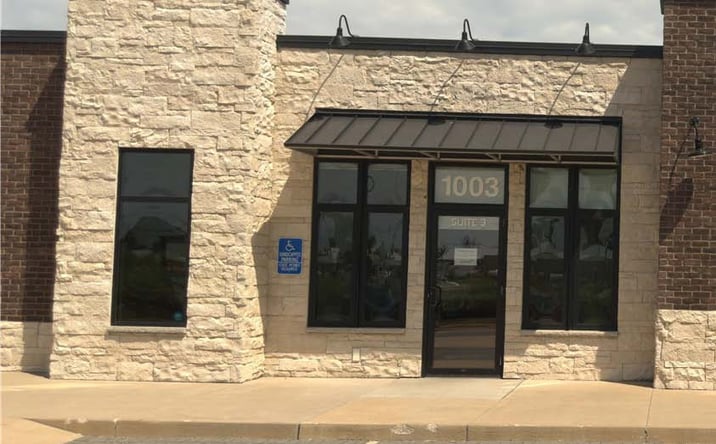 Pictures of Retail, Office property located at 1003 50th Street, Marion, IA 52302 for lease - image #1