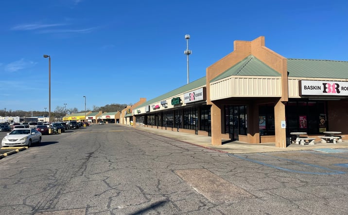 Pictures of Retail property located at 280 Main St, Baker, LA 70714 for lease - image #1