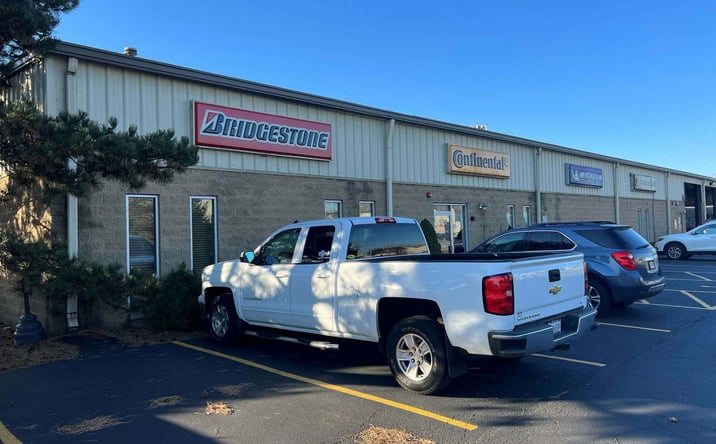 Pictures of Industrial property located at 1150 Atlantic Dr, West Chicago, IL 60185 for lease - image #1
