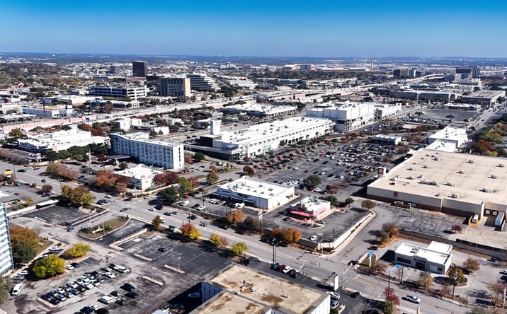 Pictures of Retail, Office, Restaurant property located at 842 Northwest Loop 410, San Antonio, TX 78216 for lease - image #1