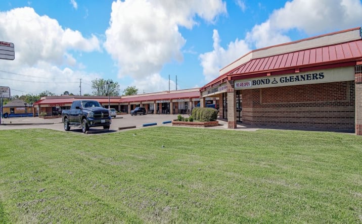 Pictures of Retail, Office, Special Purpose property located at 138 South Bowen Road, Arlington, TX 76012 for lease - image #1