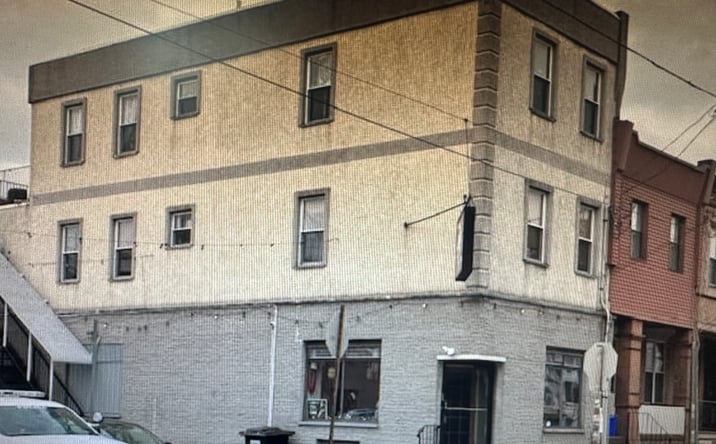 Pictures of Restaurant property located at 2240 S 12th St, Philadelphia, PA 19148 for lease - image #1