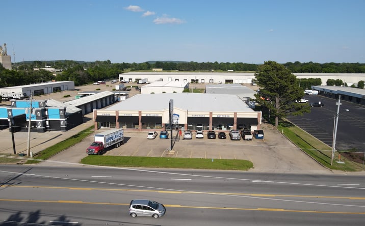 Pictures of Retail, Special Purpose property located at 2407 S Thompson St, Springdale, AR 72764 for lease - image #1
