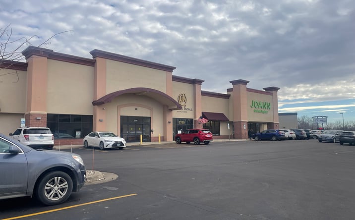 Pictures of Retail, Office property located at 2723 W 41st St, Sioux Falls, SD 57105 for lease - image #1