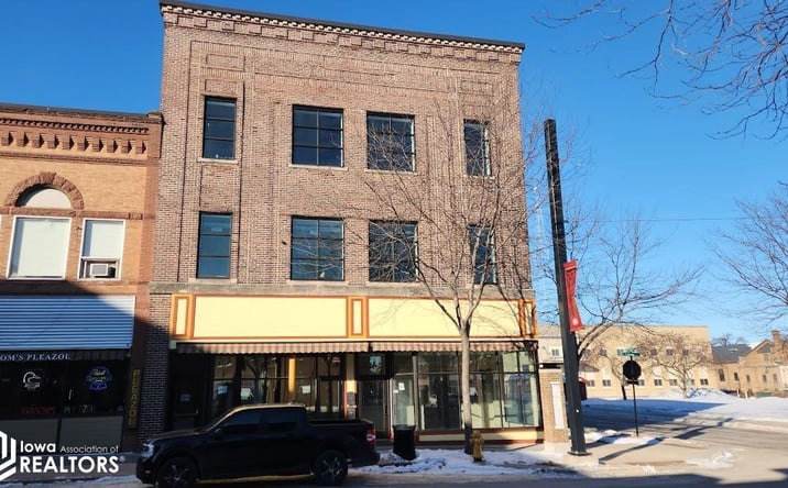 Pictures of Office, Retail, Special Purpose property located at 122-124 N Federal Avenue, Mason City, IA 50401 for lease - image #1