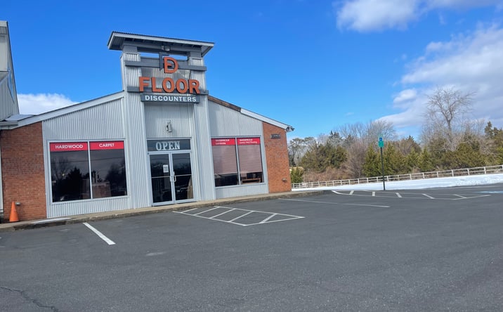 Pictures of Retail property located at 16326 Lee Hwy, Gainesville, VA 20155 for lease - image #1