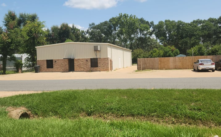 Pictures of Industrial property located at 1906 Alfred Ln, Bossier City, LA 71112 for lease - image #1