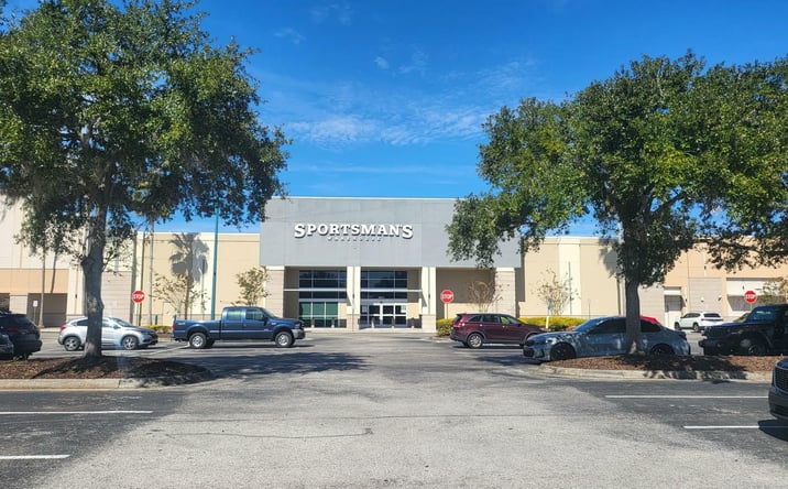Pictures of Retail property located at 18001 Highwoods Preserve Pkwy, Tampa, FL 33647 for lease - image #1