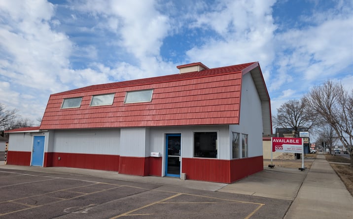Pictures of Retail, Office property located at 1501 N Broadway St, New Ulm, MN 56073 for lease - image #1