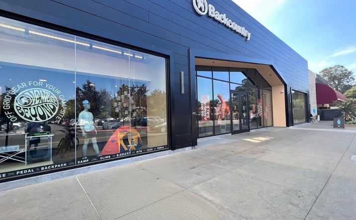 Pictures of Retail property located at 180 El Camino Real, Palo Alto, CA 94304 for lease - image #1