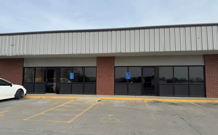 Pictures of Retail, Office, Restaurant property located at 114 N Market St, Audubon, IA 50025 for lease - image #1