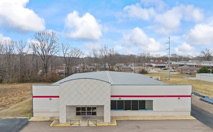 Pictures of Retail, Special Purpose property located at 4200 Skyhawk Pkwy, Martin, TN 38237 for lease - image #1