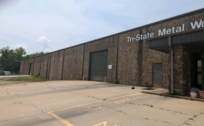 Pictures of Office, Industrial property located at 1024 S 25th St, Van Buren, AR 72956 for lease - image #1