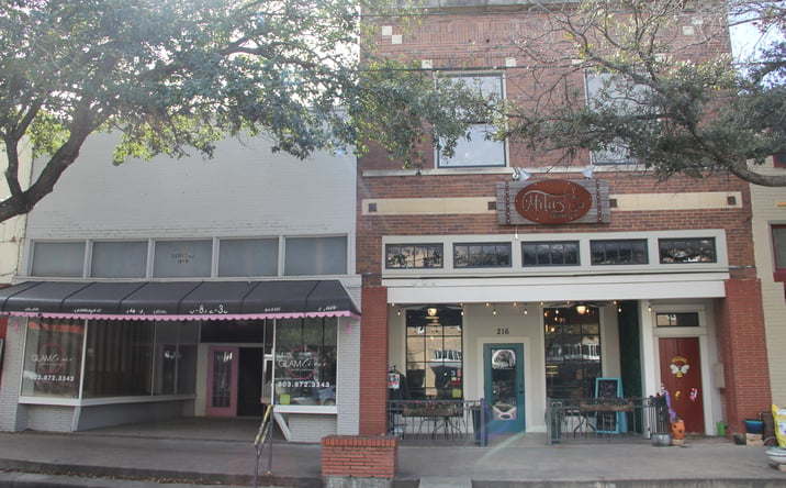 Pictures of Retail property located at 214 N Beaton St, Corsicana, TX 75110 for lease - image #1