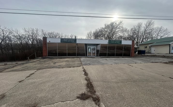 Pictures of Retail, Industrial property located at 1255 W South Side Dr, Decatur, IL 62521 for lease - image #1