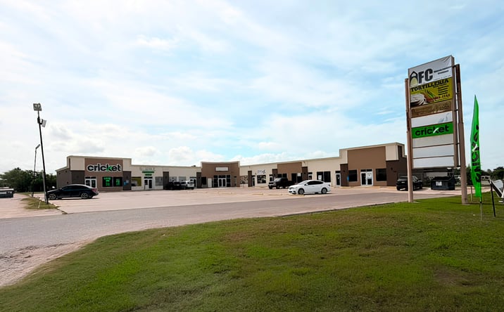 Pictures of Retail, Office property located at 6600 N Val Verde Rd, Donna, TX 78537 for lease - image #1