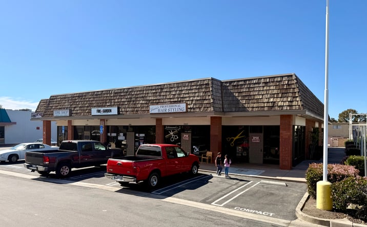 Pictures of Retail property located at 2661 south Ventura Road, Oxnard, US 93033 for lease - image #1