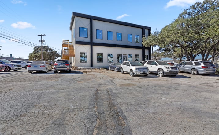 Pictures of Office, Retail property located at 12222 I-35 Frontage Rd, San Antonio, TX 78233 for lease - image #1