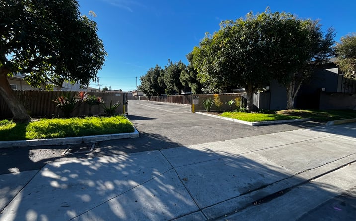 Pictures of Land property located at 853 West 19th Street, Costa Mesa, CA 92627 for lease - image #1