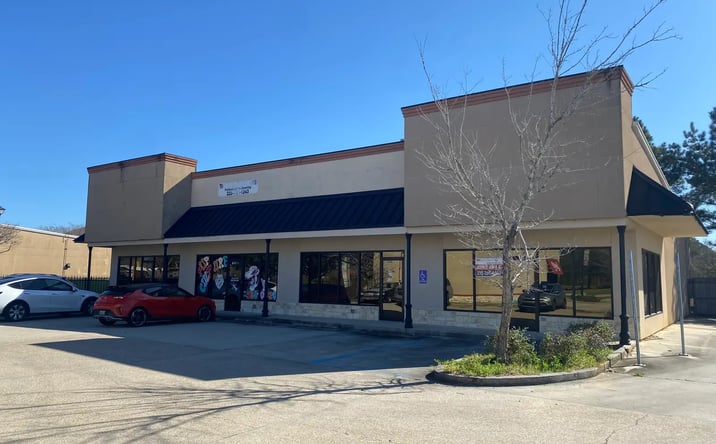 Pictures of Retail property located at 2565 O'Neal Ln, Baton Rouge, LA 70816 for lease - image #1