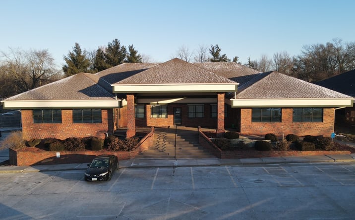Pictures of Office property located at 7723 Douglas Ave, Urbandale, IA 50322 for lease - image #1