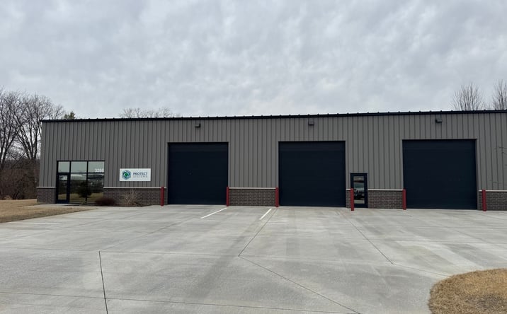 Pictures of Industrial, Special Purpose property located at 3286 Fields Drive, Bettendorf, IA 52722 for lease - image #1
