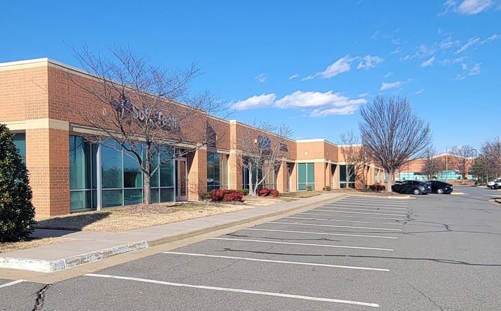 Pictures of Retail property located at 4229 Lafayette Center Dr, Chantilly, VA 20151 for lease - image #1