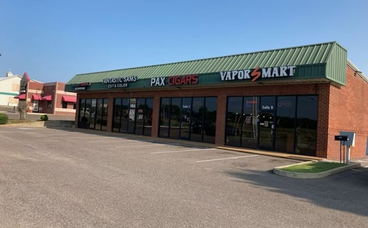 Pictures of Retail property located at 5940 Goodman Rd, Olive Branch, MS 38654 for lease - image #1