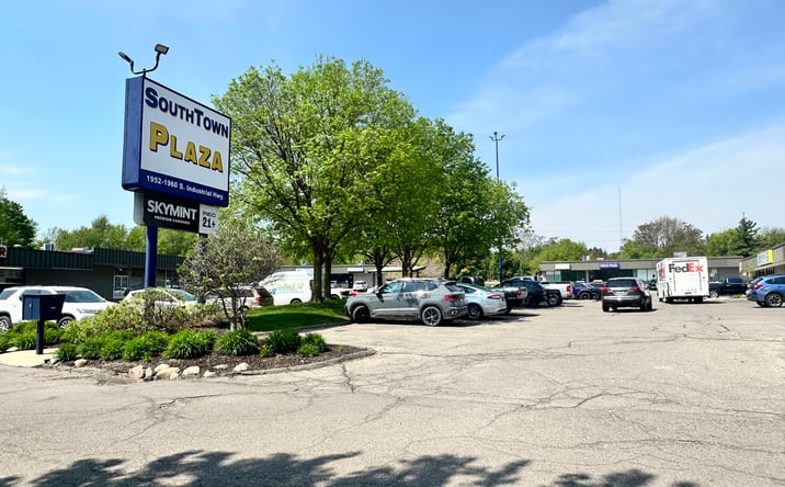 Pictures of Retail property located at 1954 S Industrial Hwy, Ann Arbor, MI 48104 for lease - image #1
