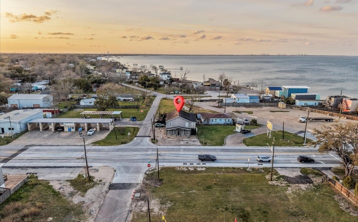 Pictures of Office property located at 114 Grand Ave, Bacliff, TX 77518 for lease - image #1