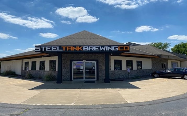 Pictures of Retail, Restaurant property located at 1225 Robruck Dr, Oconomowoc, WI 53066 for lease - image #1