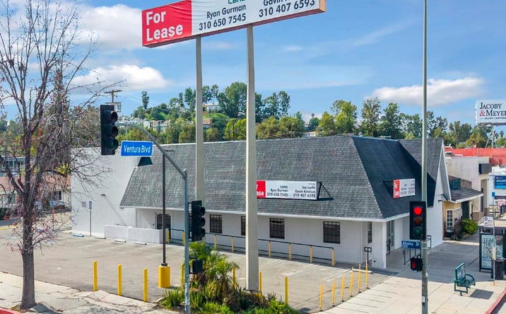 Pictures of Retail property located at 21108 Ventura Blvd, Los Angeles, CA 91364 for lease - image #1