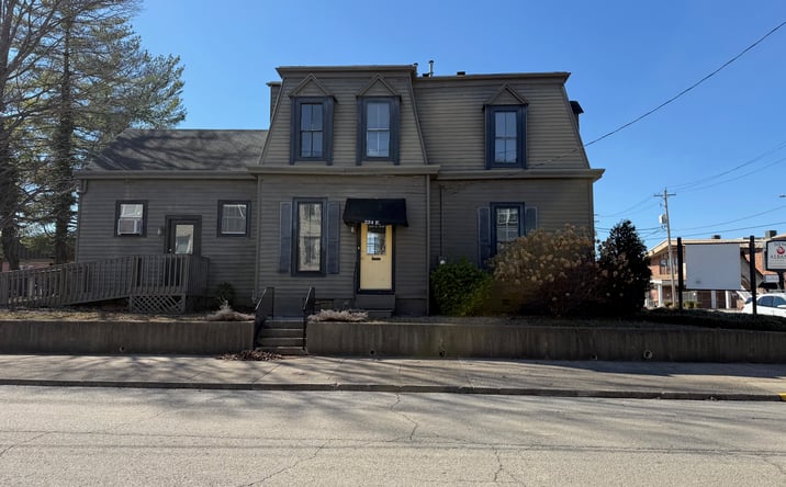 Pictures of Retail, Office property located at 224 E Elm St, New Albany, IN 47150 for lease - image #1
